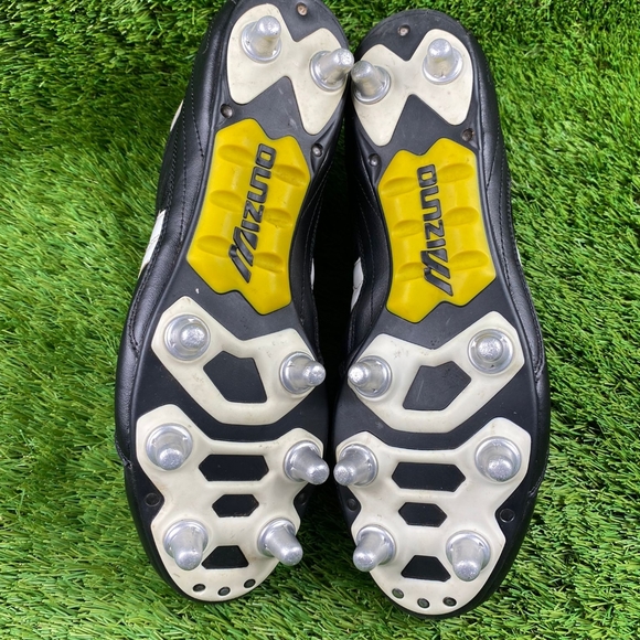 Mizuno Rugby cleats! - Picture 2 of 5